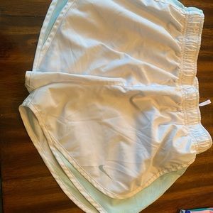 Nike shorts size medium